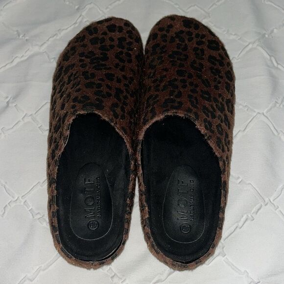 Mote Cheetah Print Clogs(Size 40) - Picture 6 of 10